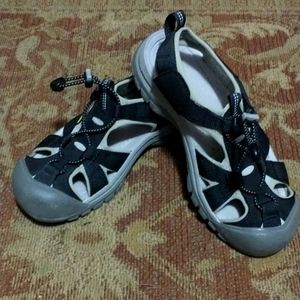Keen Venice H2 womens sandals like new!